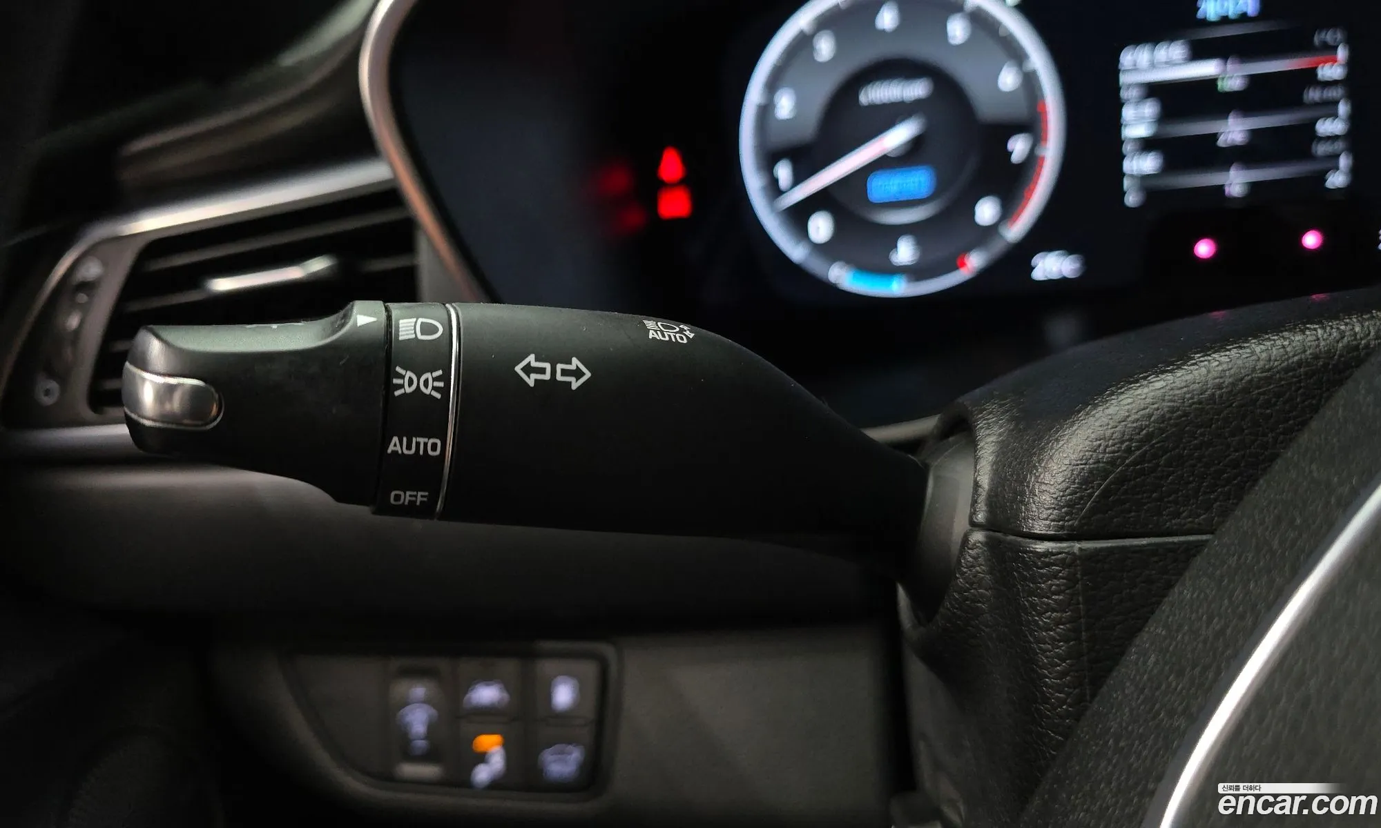 Genesis G70 2019 KMTG541EBKU048947 — 9