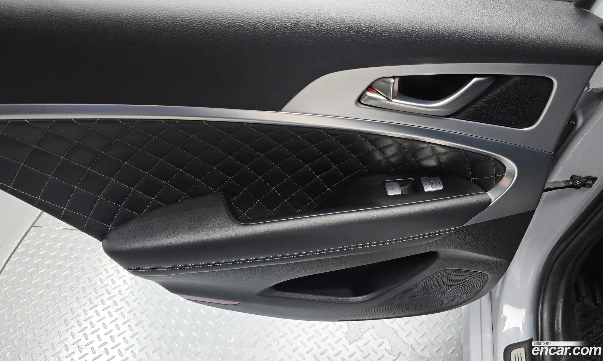 Genesis G70 2019 KMTG541EBKU048947 — 4