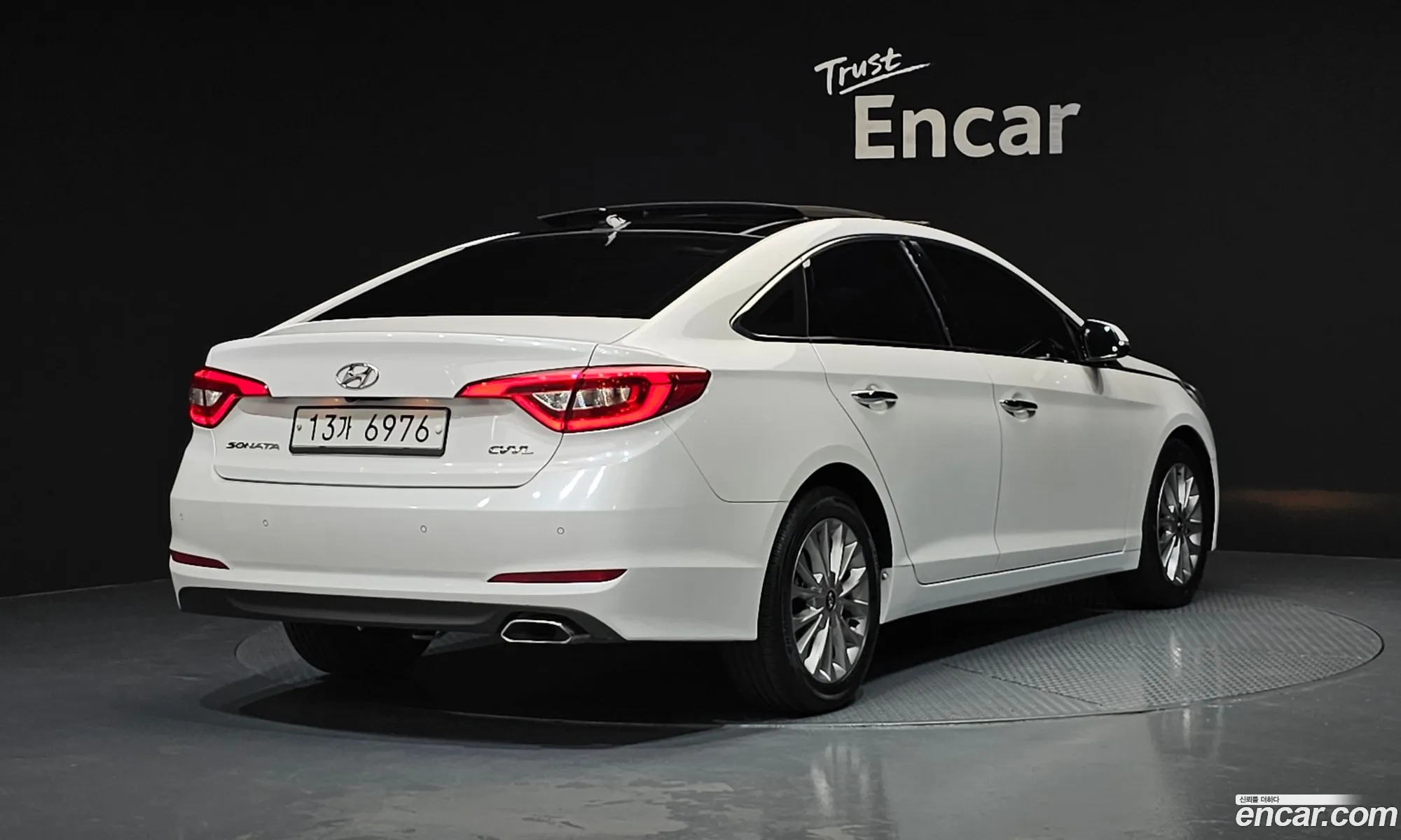 Hyundai LF Sonata 2014 — 24