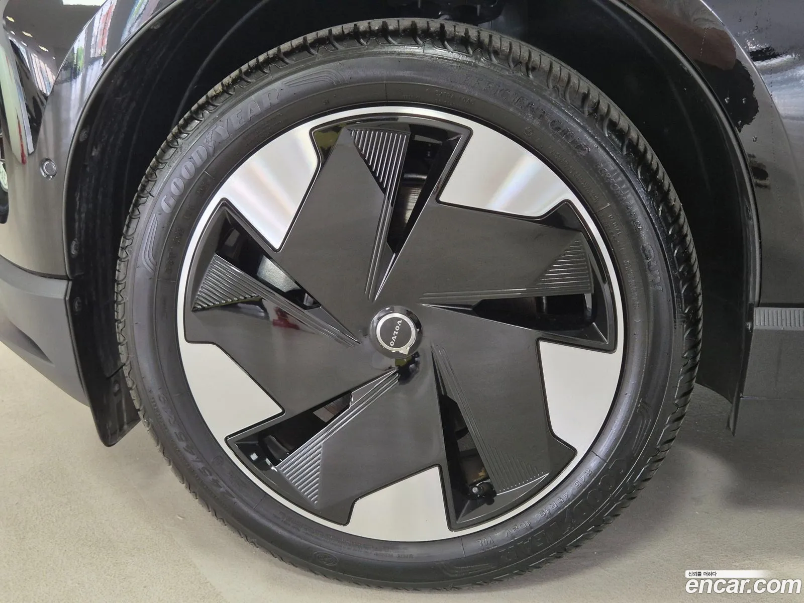 Volvo EX30 2025 — 11