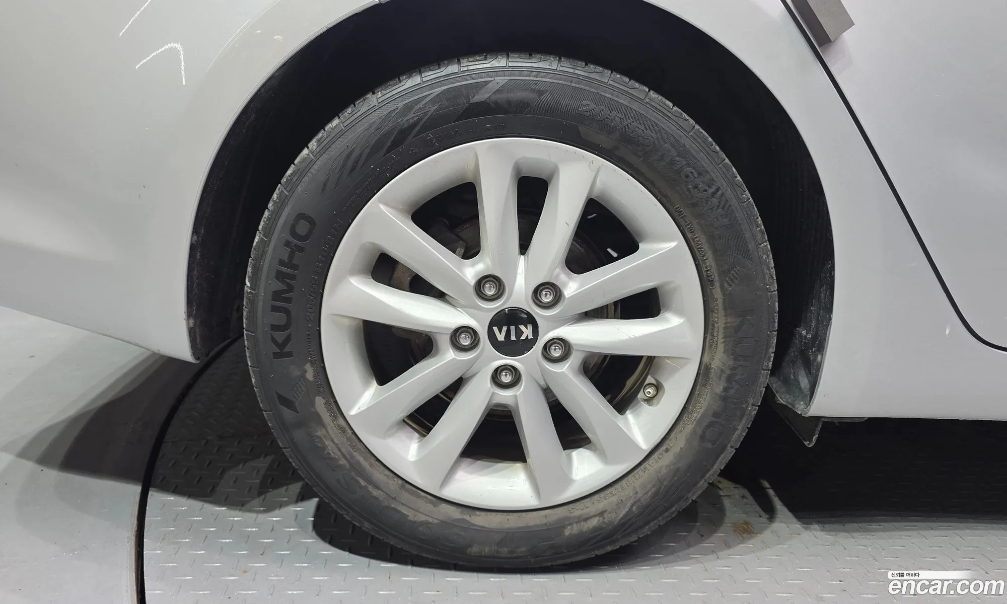 Kia K3 2016 KNAFK412BGA645741 — 10