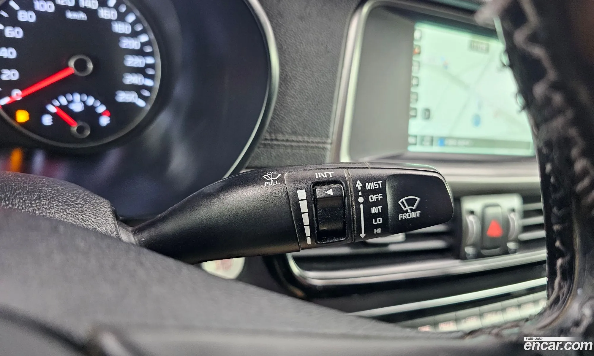 Kia K5 2016 KNAGT416BHA114640 — 10