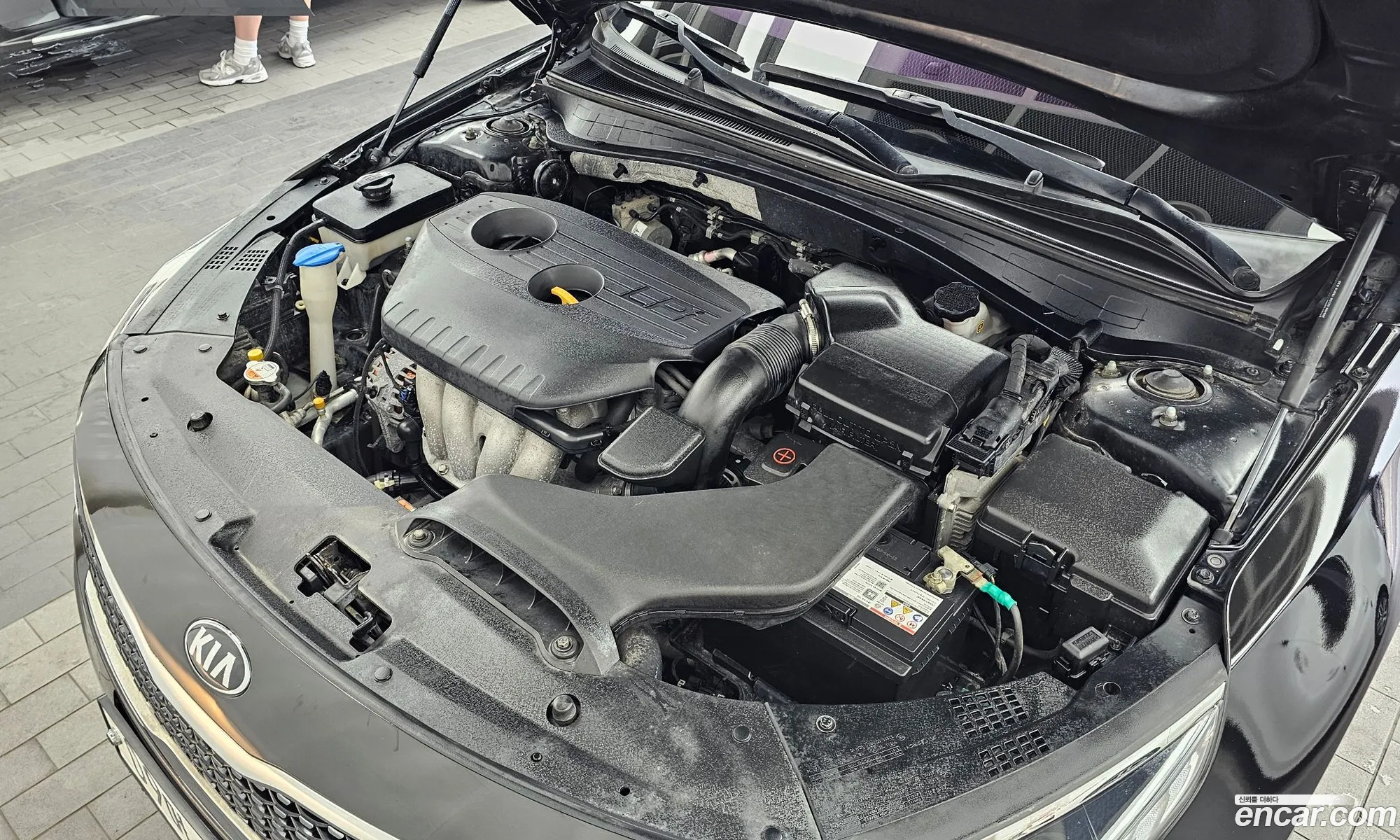 Kia K5 2016 KNAGT416BHA114640 — 3