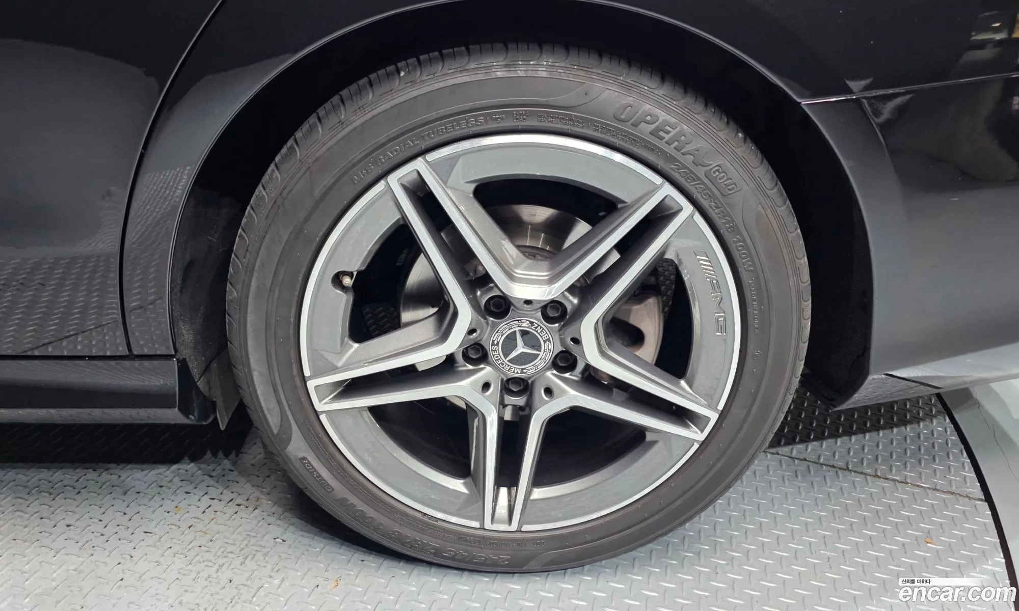 Mercedes-Benz E-Class W213 2022 — 27