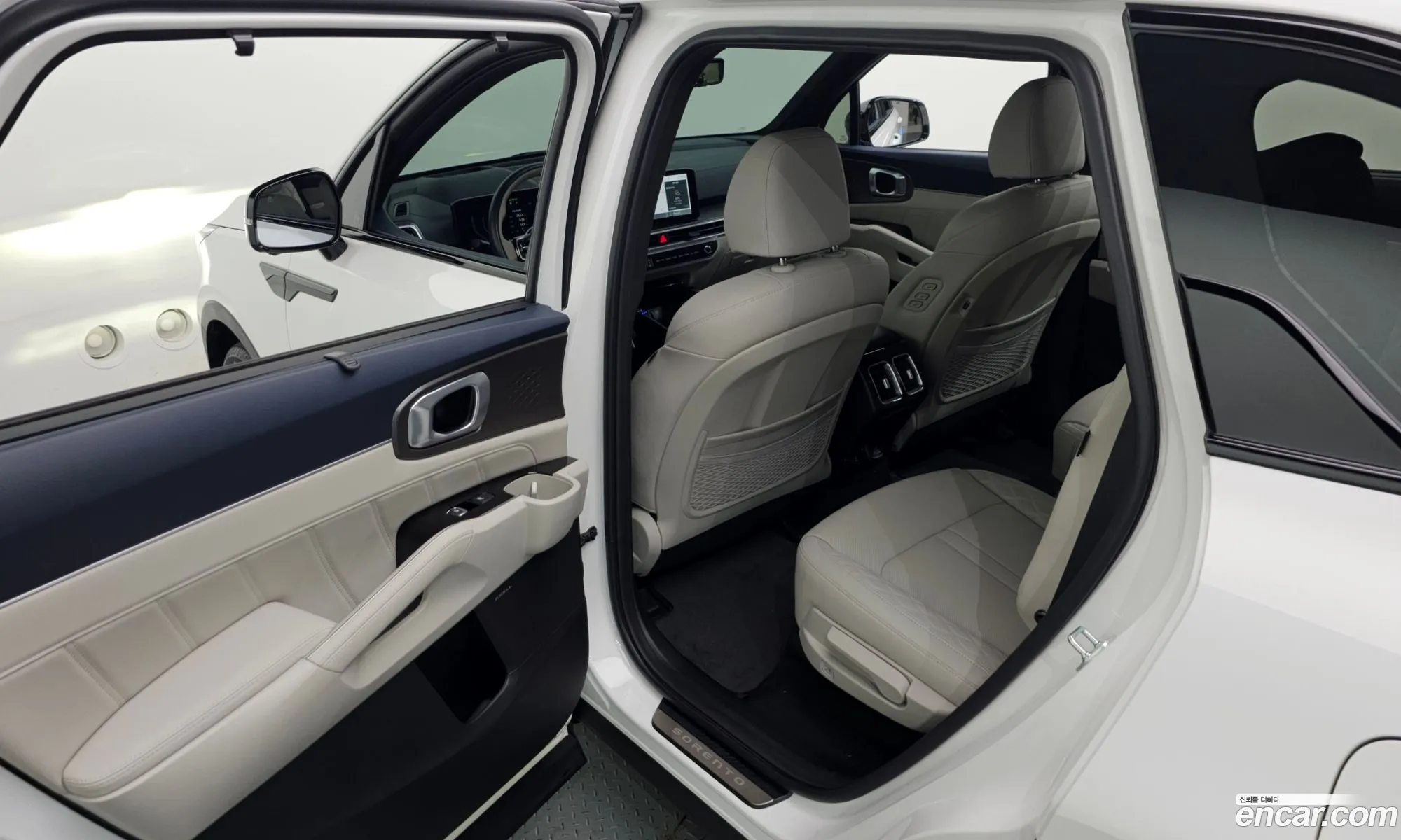 Kia Sorento 2024 KNARH81GBRA299840 — 9