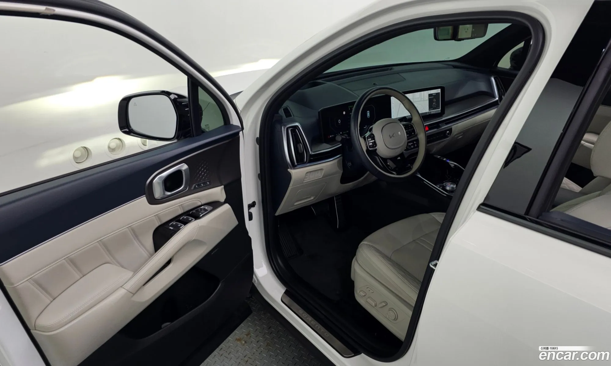 Kia Sorento 2024 KNARH81GBRA299840 — 12