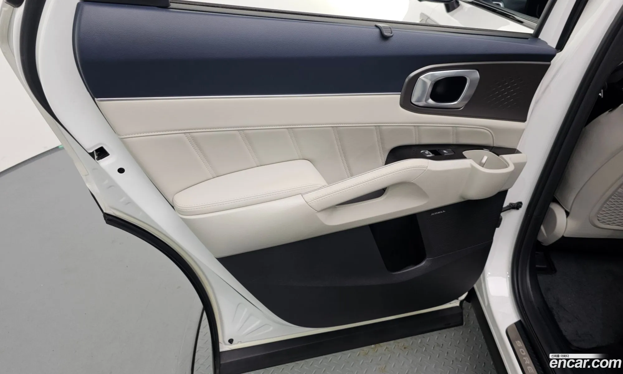 Kia Sorento 2024 KNARH81GBRA299840 — 15