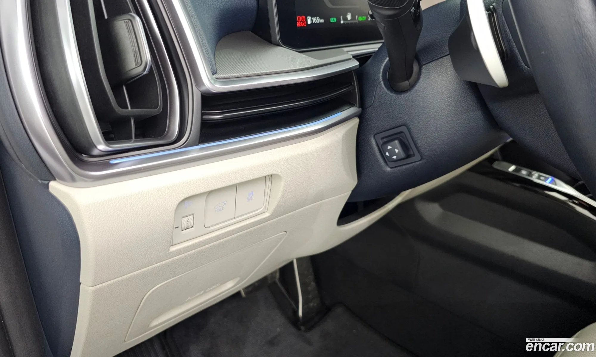 Kia Sorento 2024 KNARH81GBRA299840 — 28