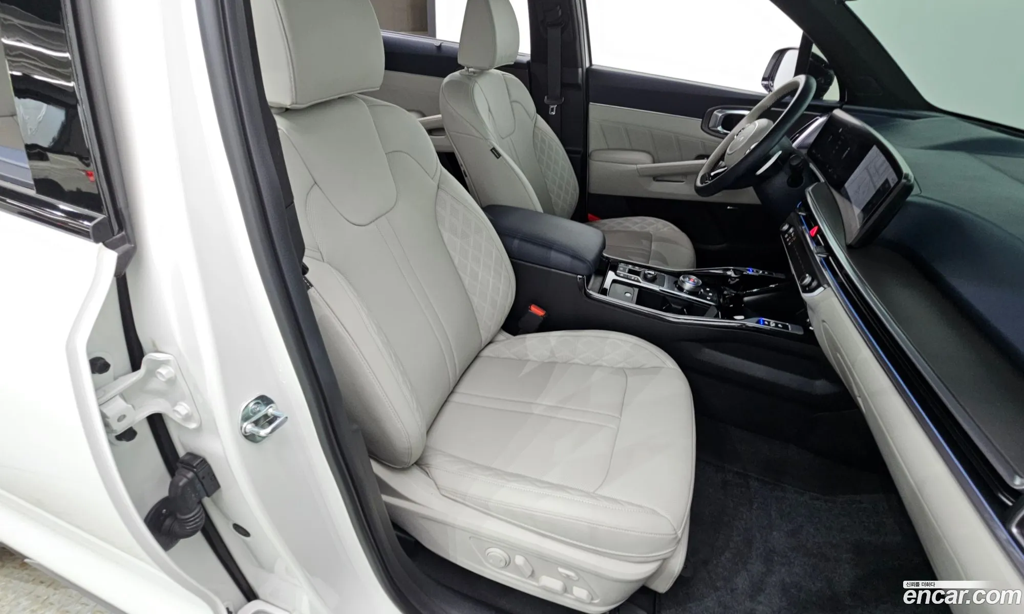 Kia Sorento 2024 KNARH81GBRA299840 — 17