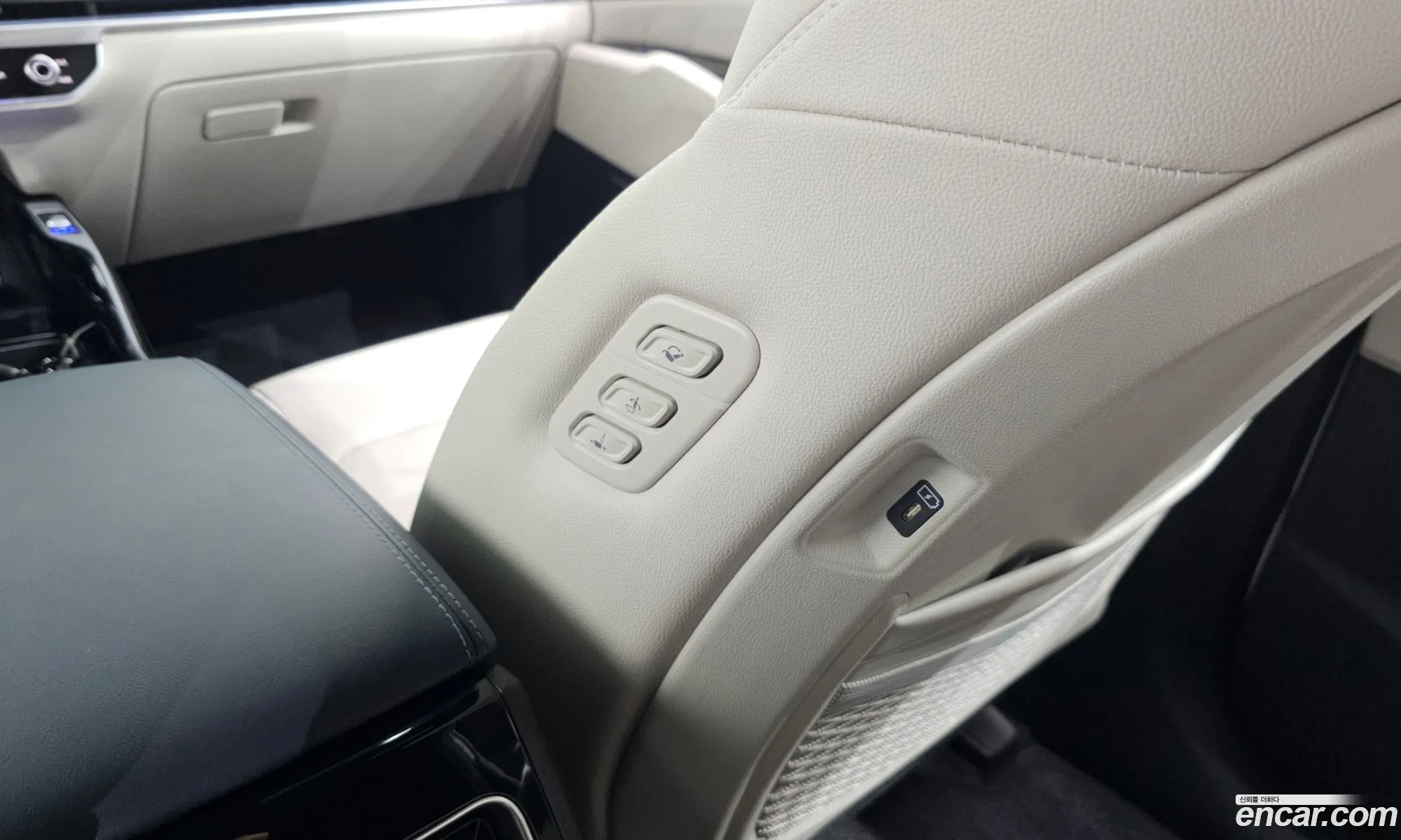 Kia Sorento 2024 KNARH81GBRA299840 — 29
