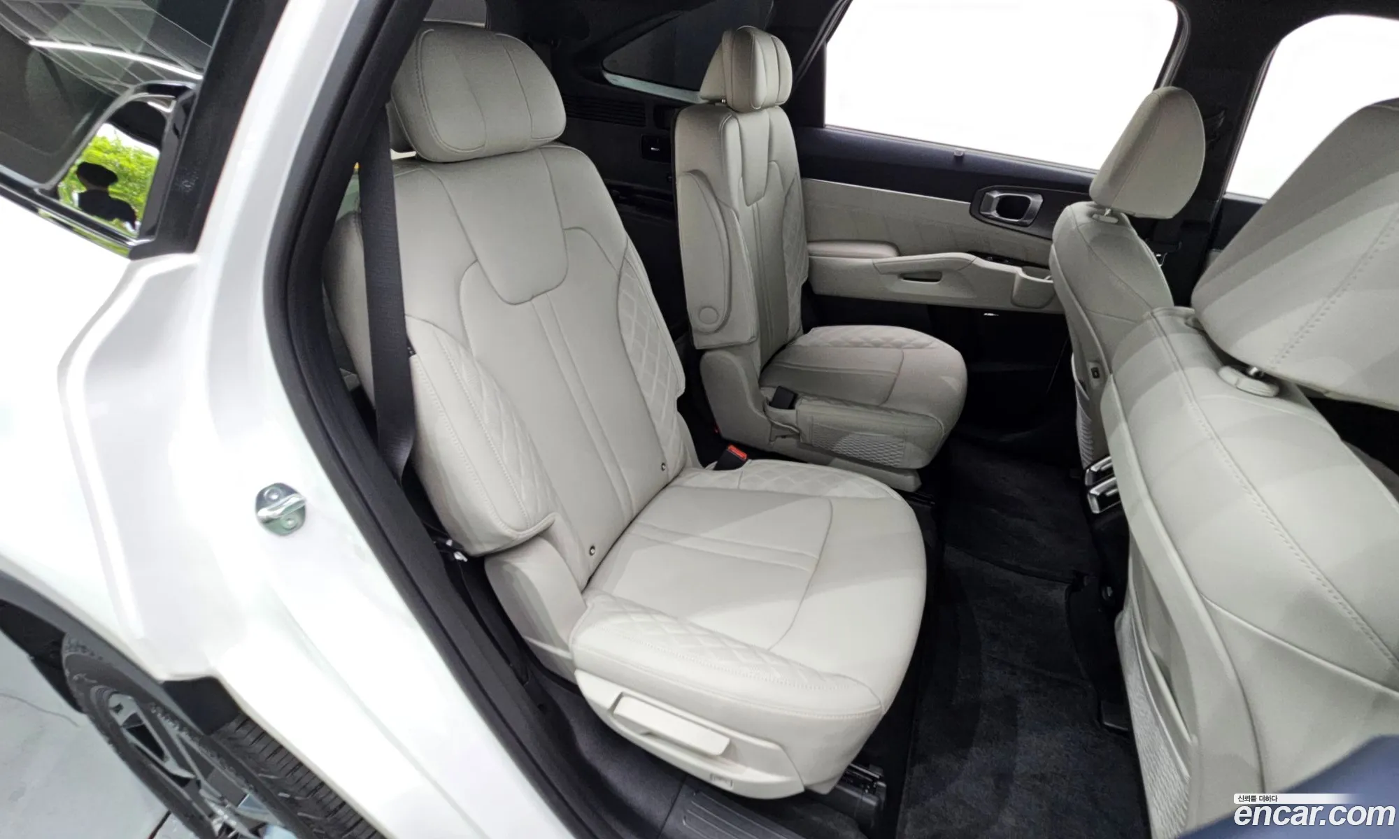 Kia Sorento 2024 KNARH81GBRA299840 — 27