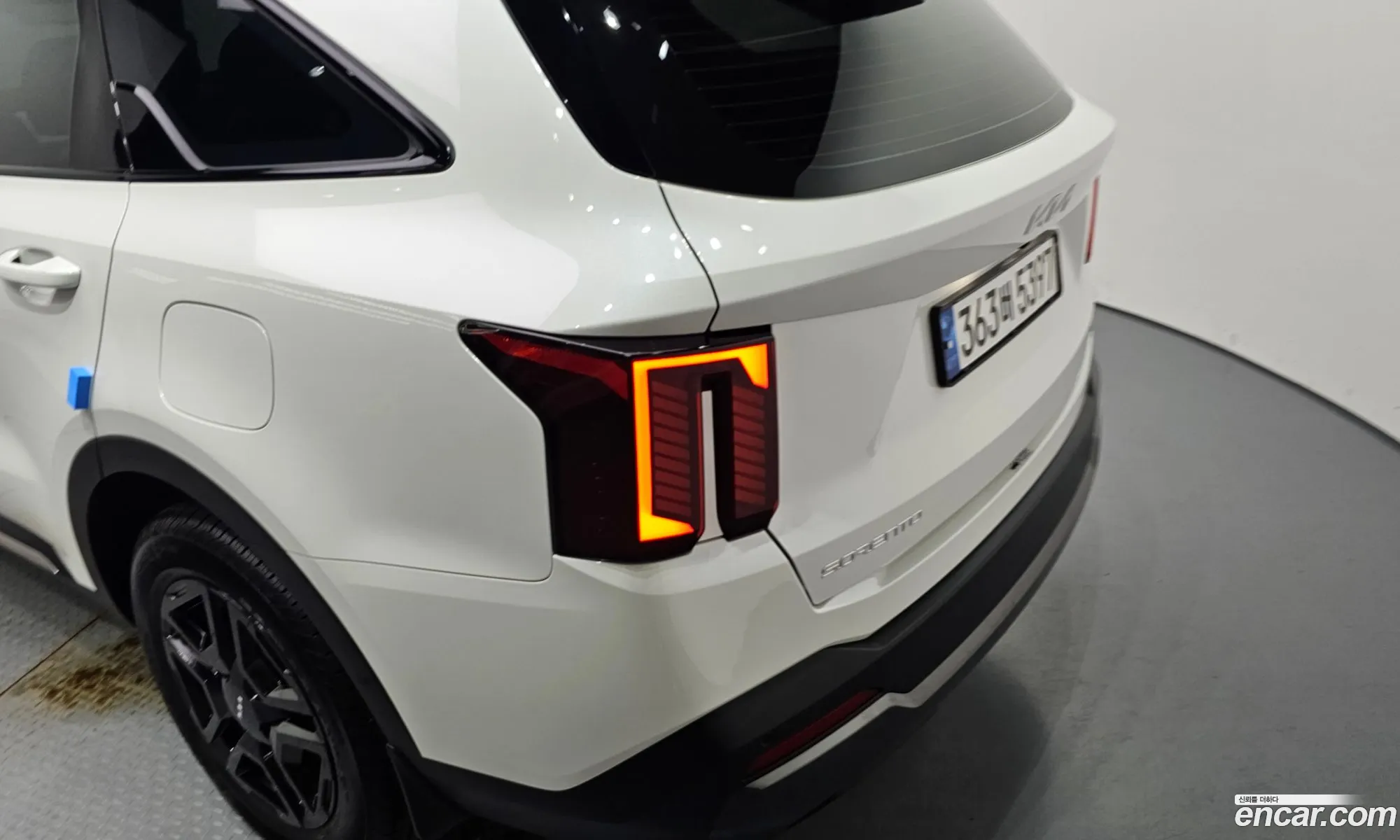 Kia Sorento 2024 KNARH81GBRA299840 — 7