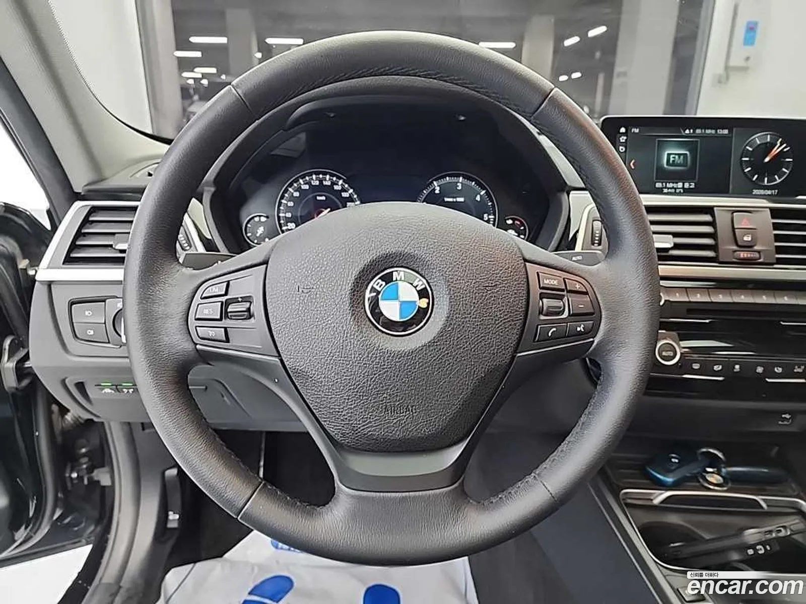 BMW 3 Series 2018 — 11