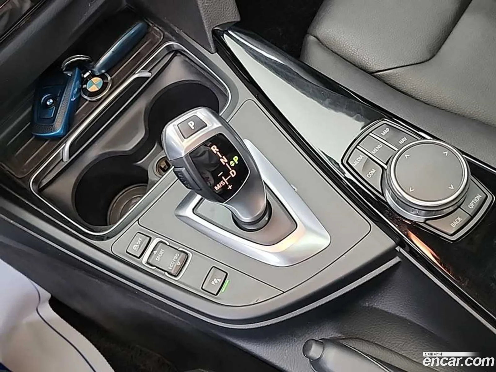 BMW 3 Series 2018 — 16