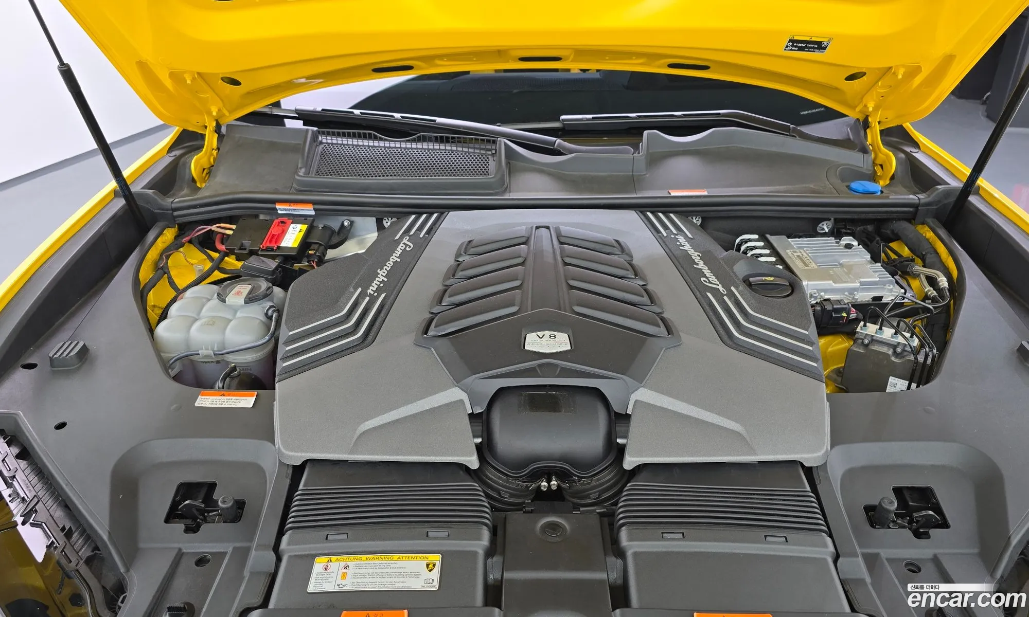Lamborghini Urus 2022 — 26