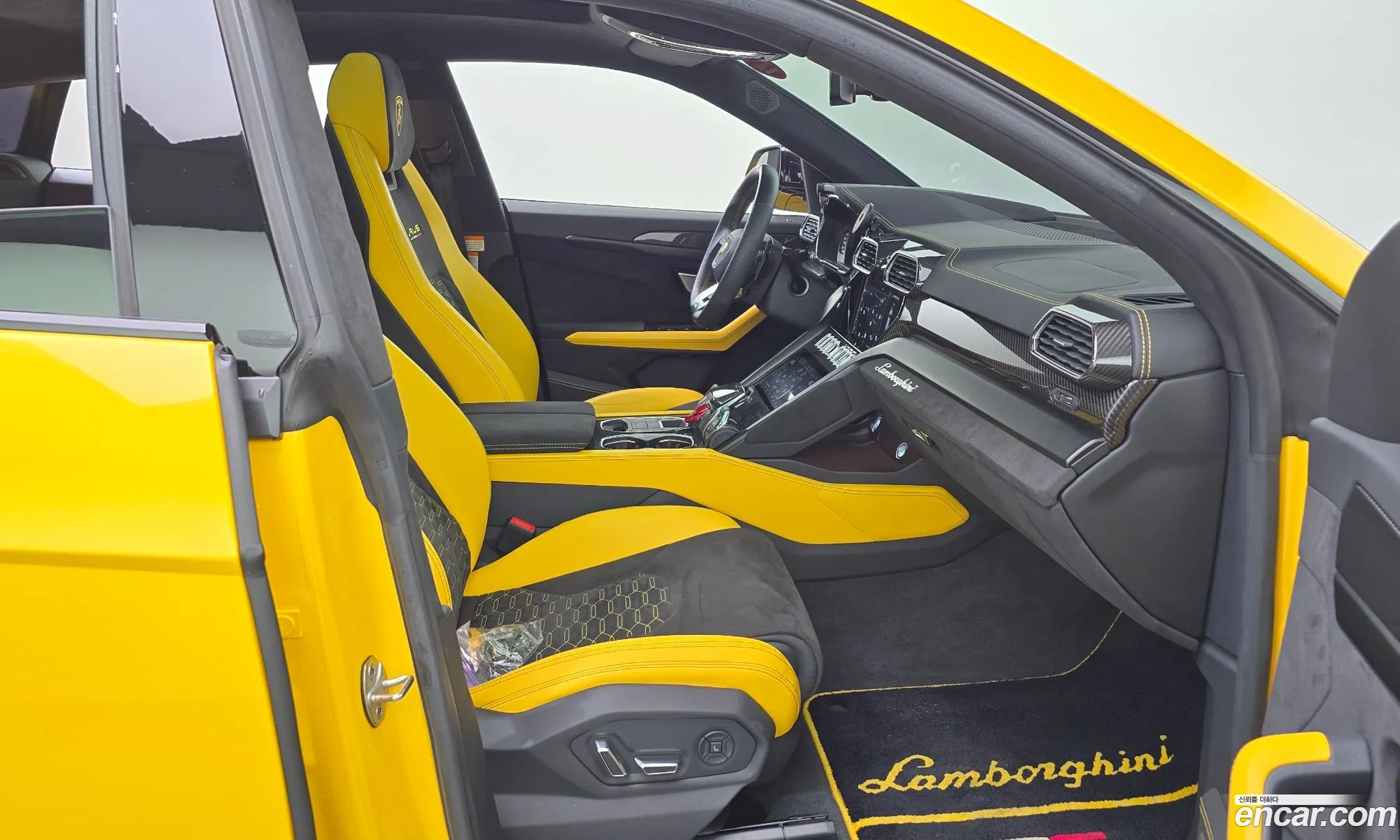 Lamborghini Urus 2022 — 21