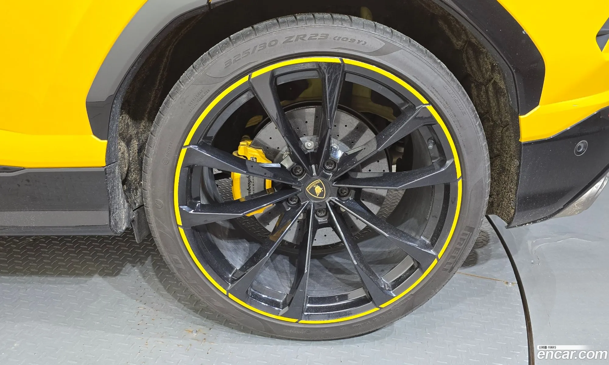 Lamborghini Urus 2022 — 2