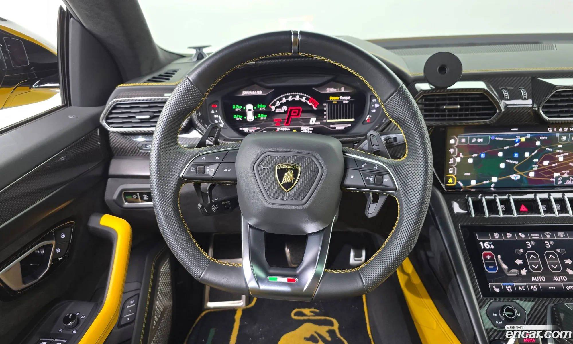 Lamborghini Urus 2022 — 32