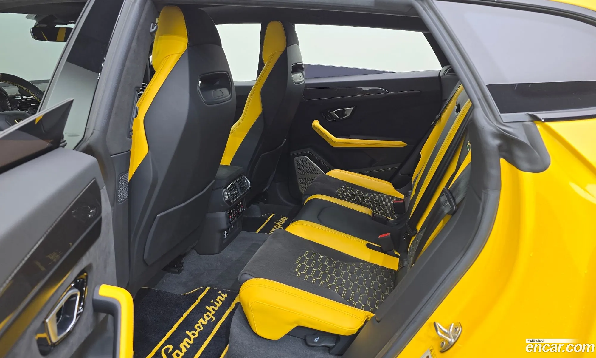 Lamborghini Urus 2022 — 15