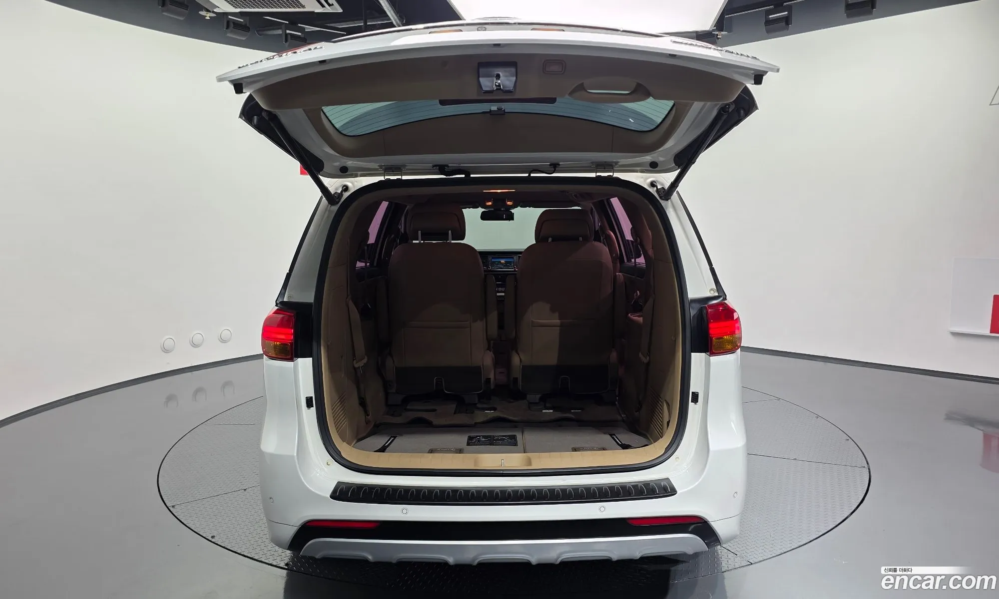 Kia Carnival 2016 KNAMB81ABGS226505 — 7
