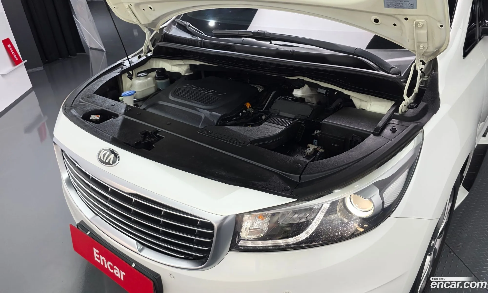 Kia Carnival 2016 KNAMB81ABGS226505 — 8