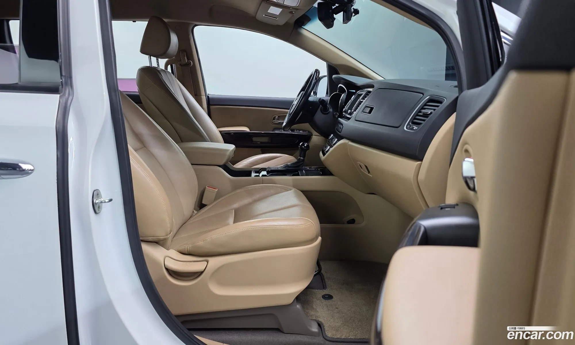 Kia Carnival 2016 KNAMB81ABGS226505 — 12