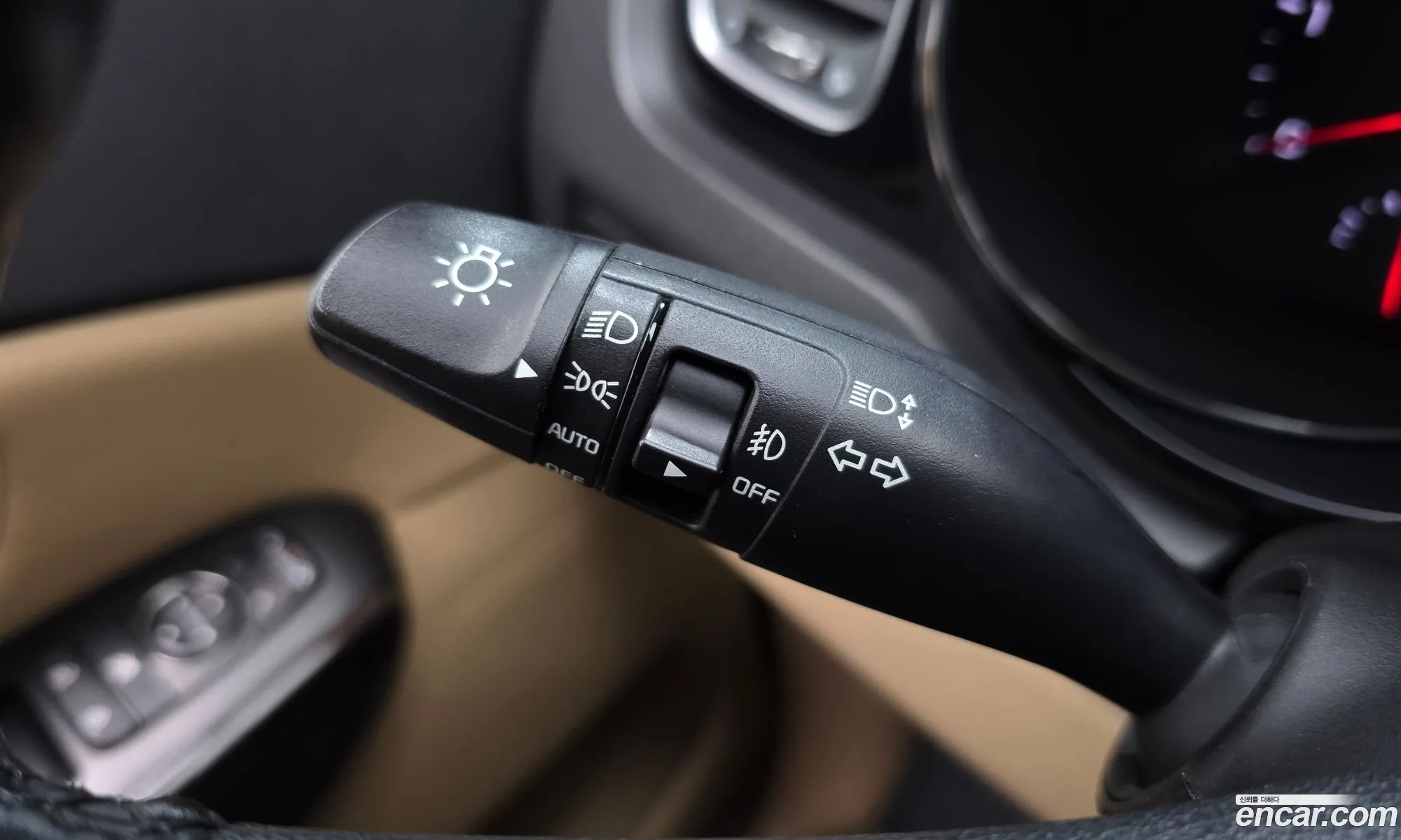 Kia Carnival 2016 KNAMB81ABGS226505 — 28