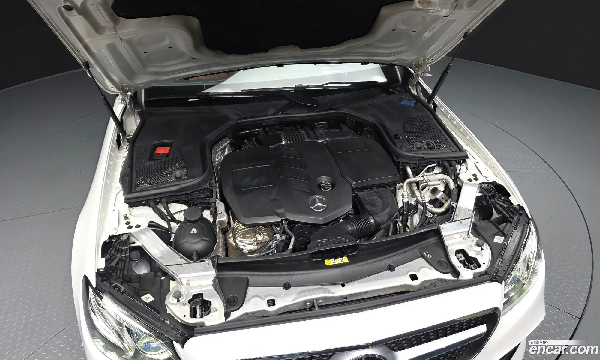 Mercedes-Benz E-Class W213 2018 WDD1J1EB3JF048579 — 23