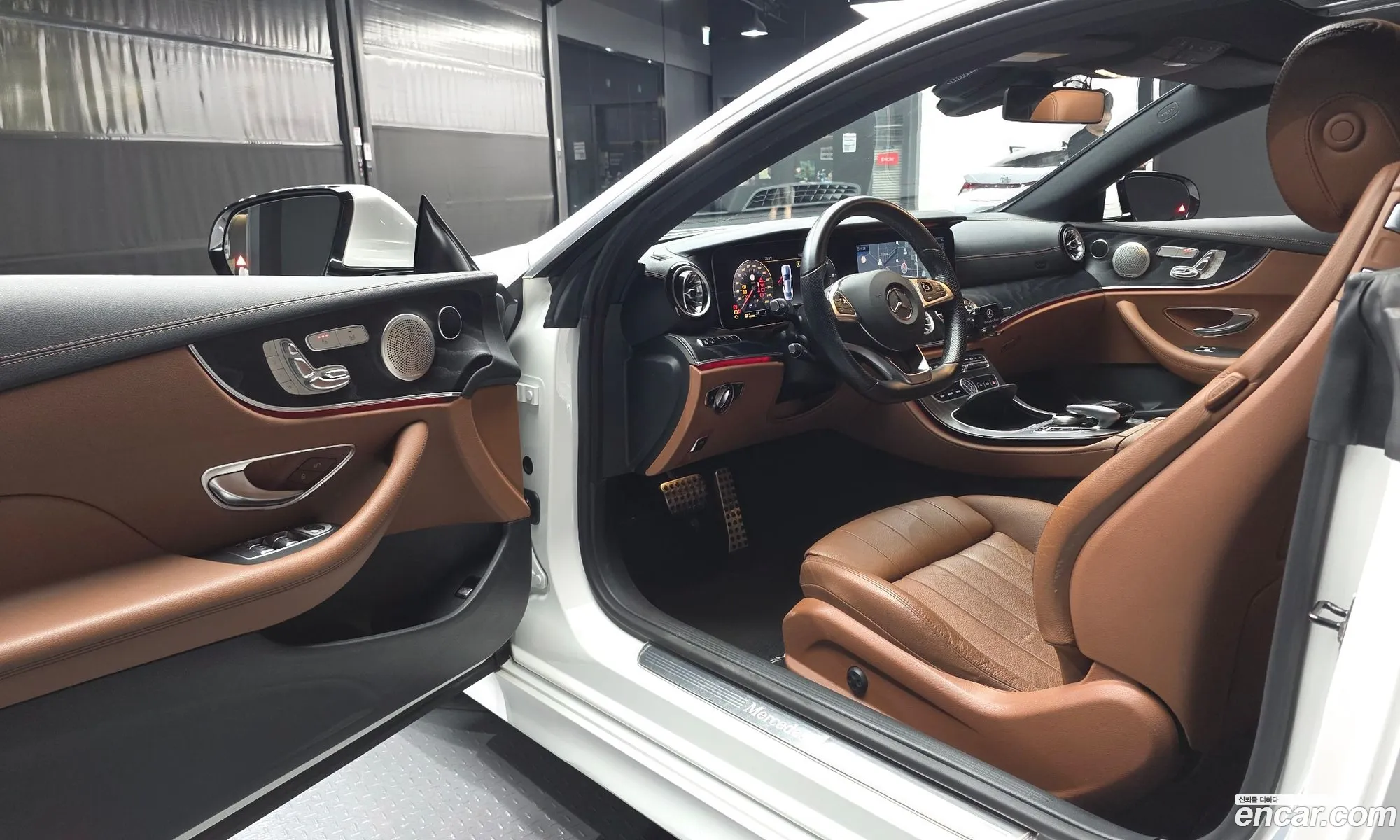 Mercedes-Benz E-Class W213 2018 WDD1J1EB3JF048579 — 24