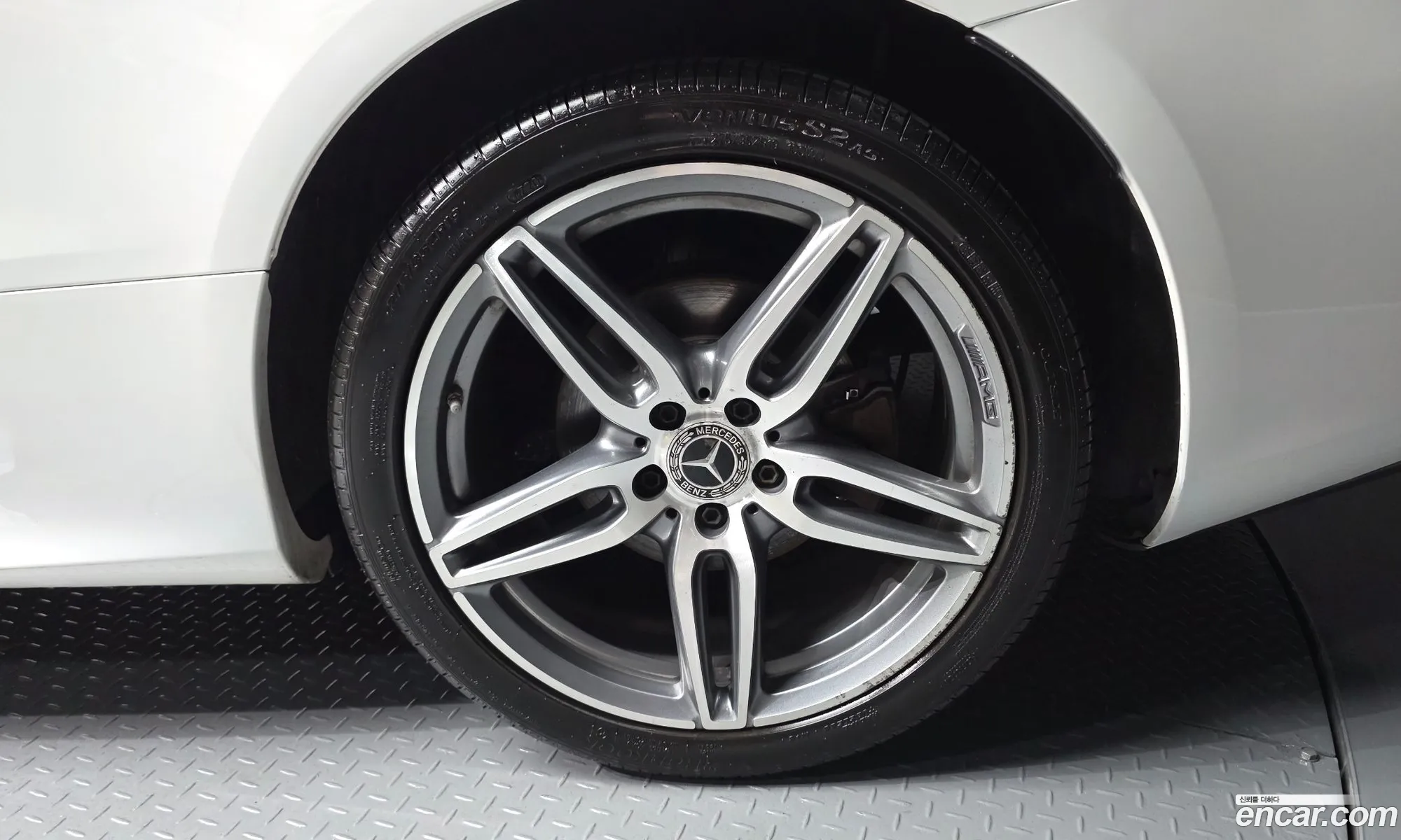 Mercedes-Benz E-Class W213 2018 WDD1J1EB3JF048579 — 25