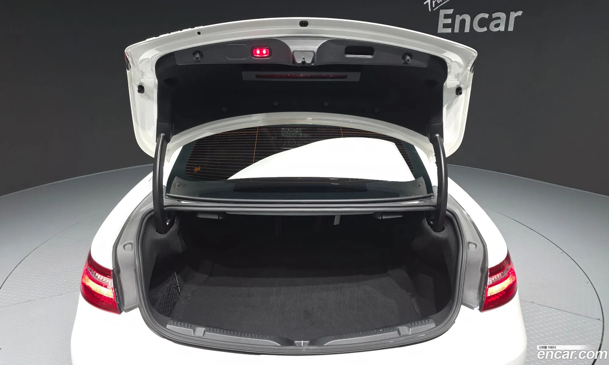 Mercedes-Benz E-Class W213 2018 WDD1J1EB3JF048579 — 14