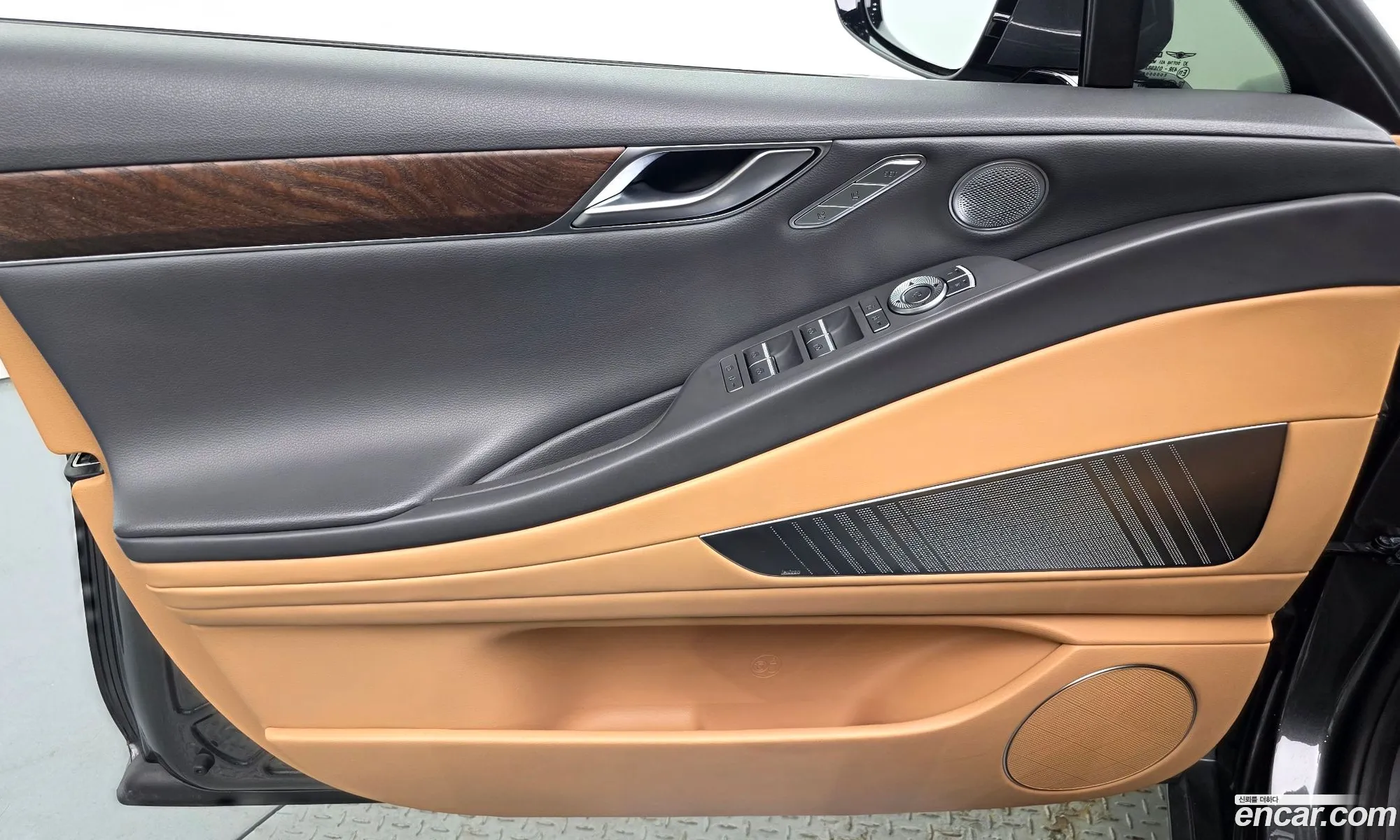 Genesis G80 2021 KMTGB41CBNU095826 — 10