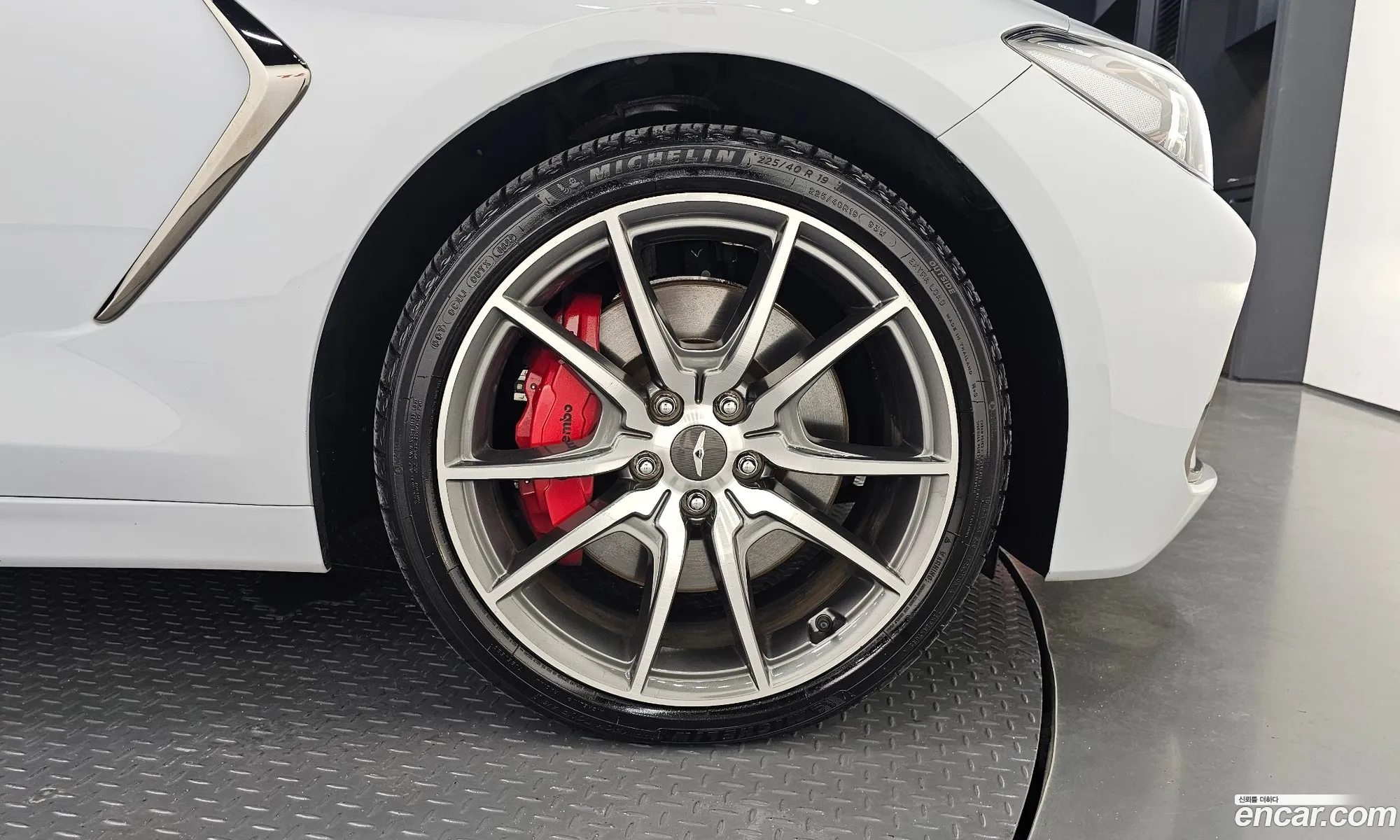 Genesis G70 2017 — 17
