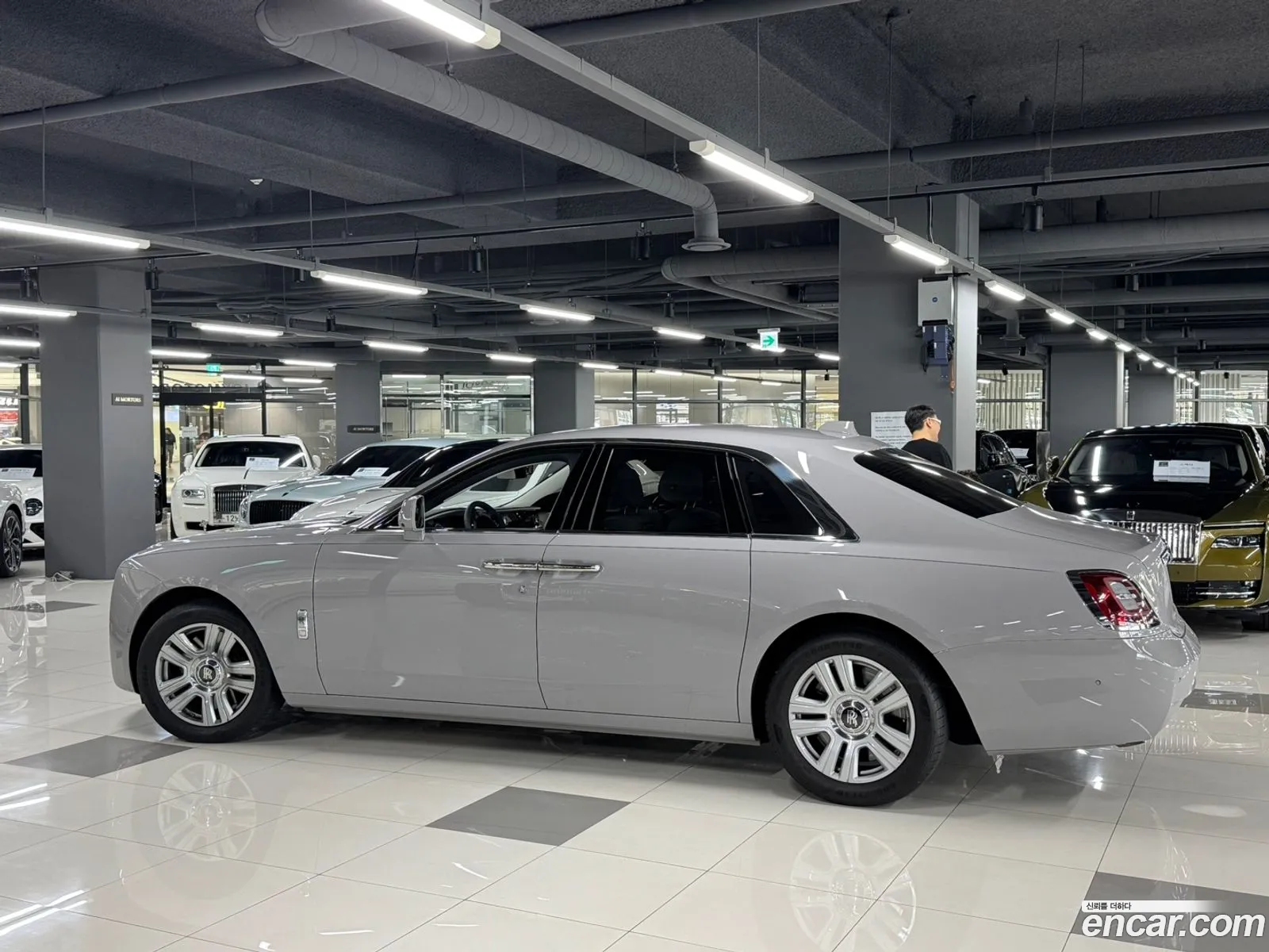 Rolls-Royce Ghost 2022 — 8