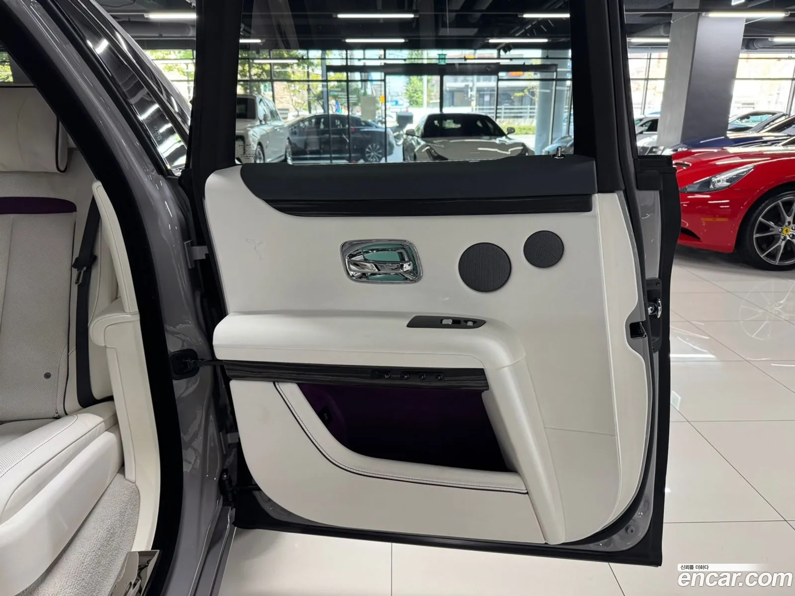 Rolls-Royce Ghost 2022 — 13