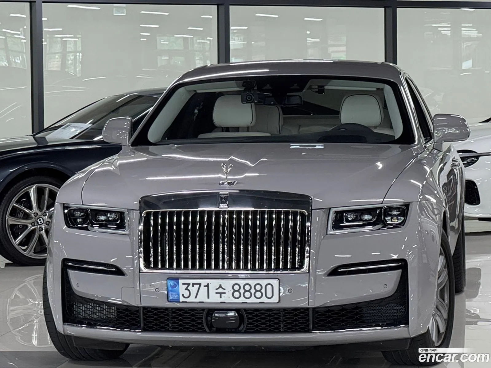 Rolls-Royce Ghost 2022 — 16