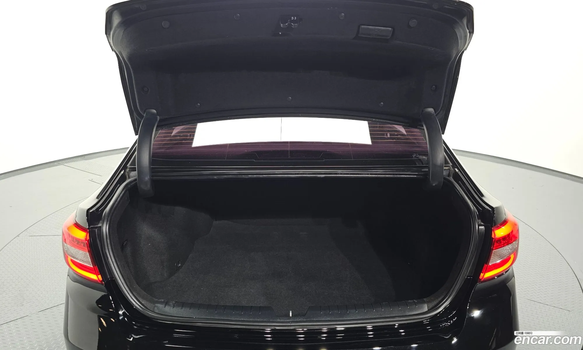Hyundai LF Sonata 2016 KMHE341CBHA286817 — 13