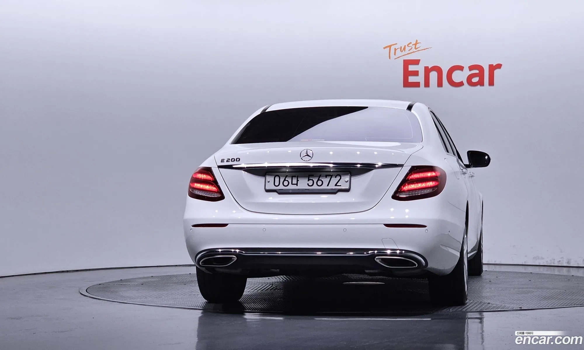 Mercedes-Benz E-Class W213 2018 — 32