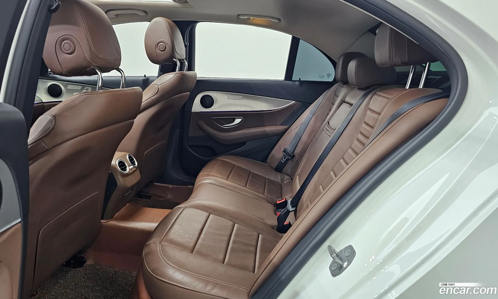 Mercedes-Benz E-Class W213 2018 — 12