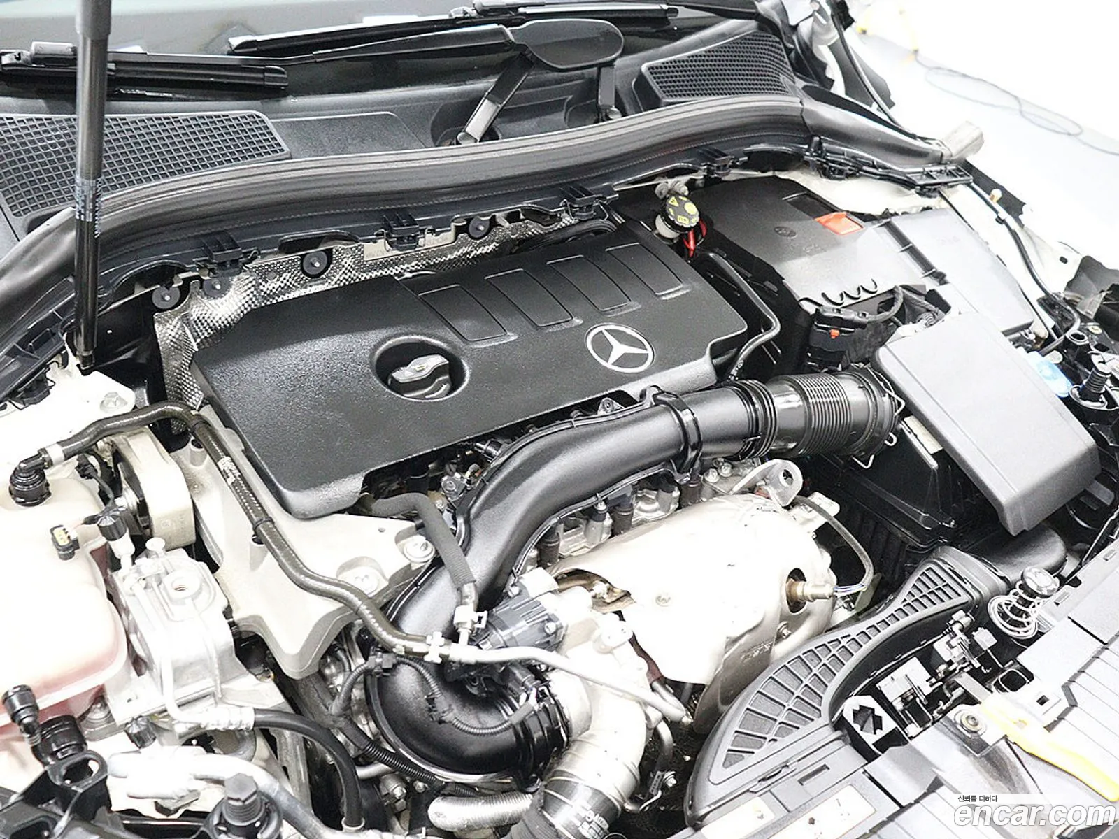 Mercedes-Benz GLA-Class H247 2023 — 13