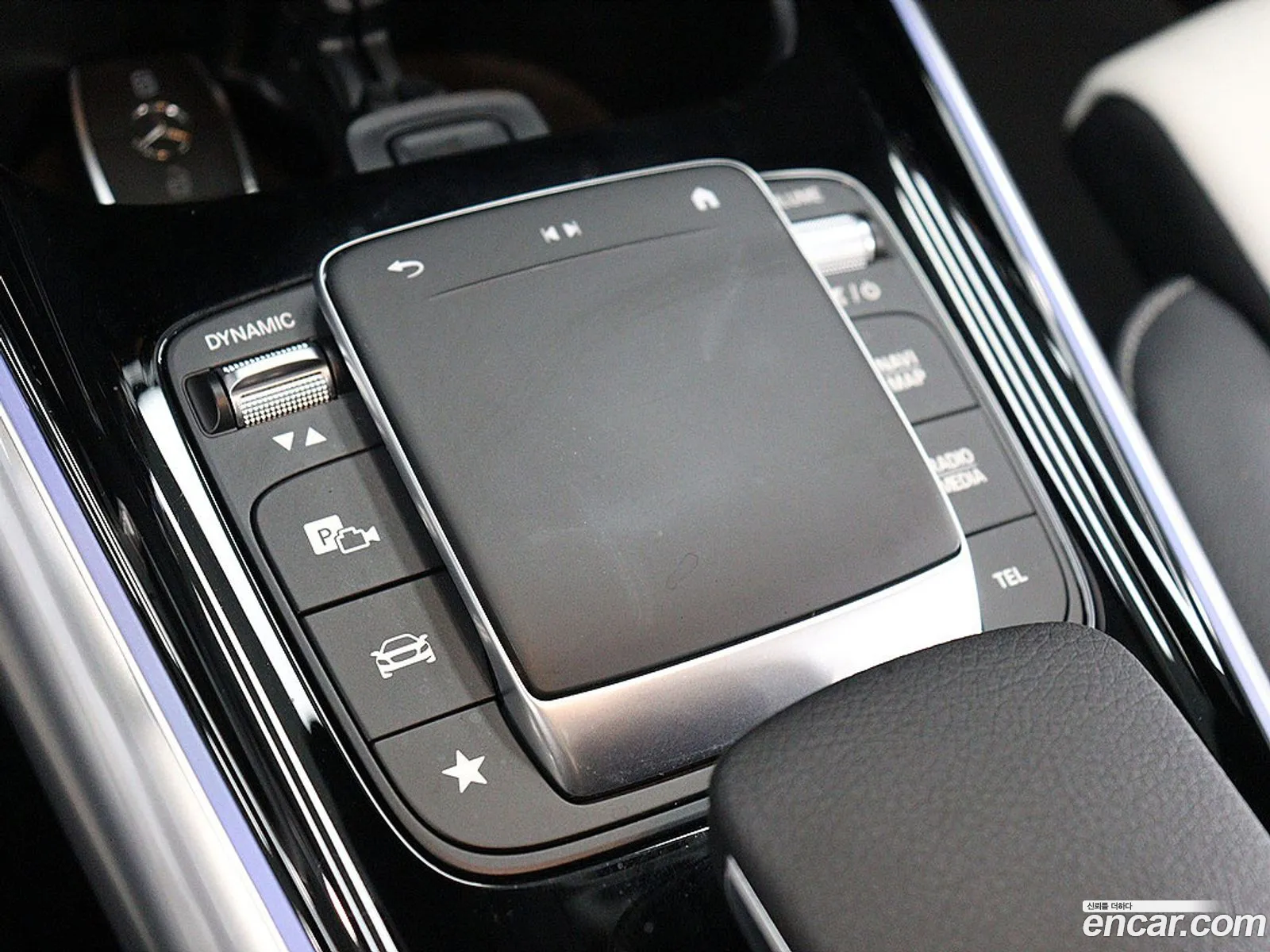 Mercedes-Benz GLA-Class H247 2023 — 15