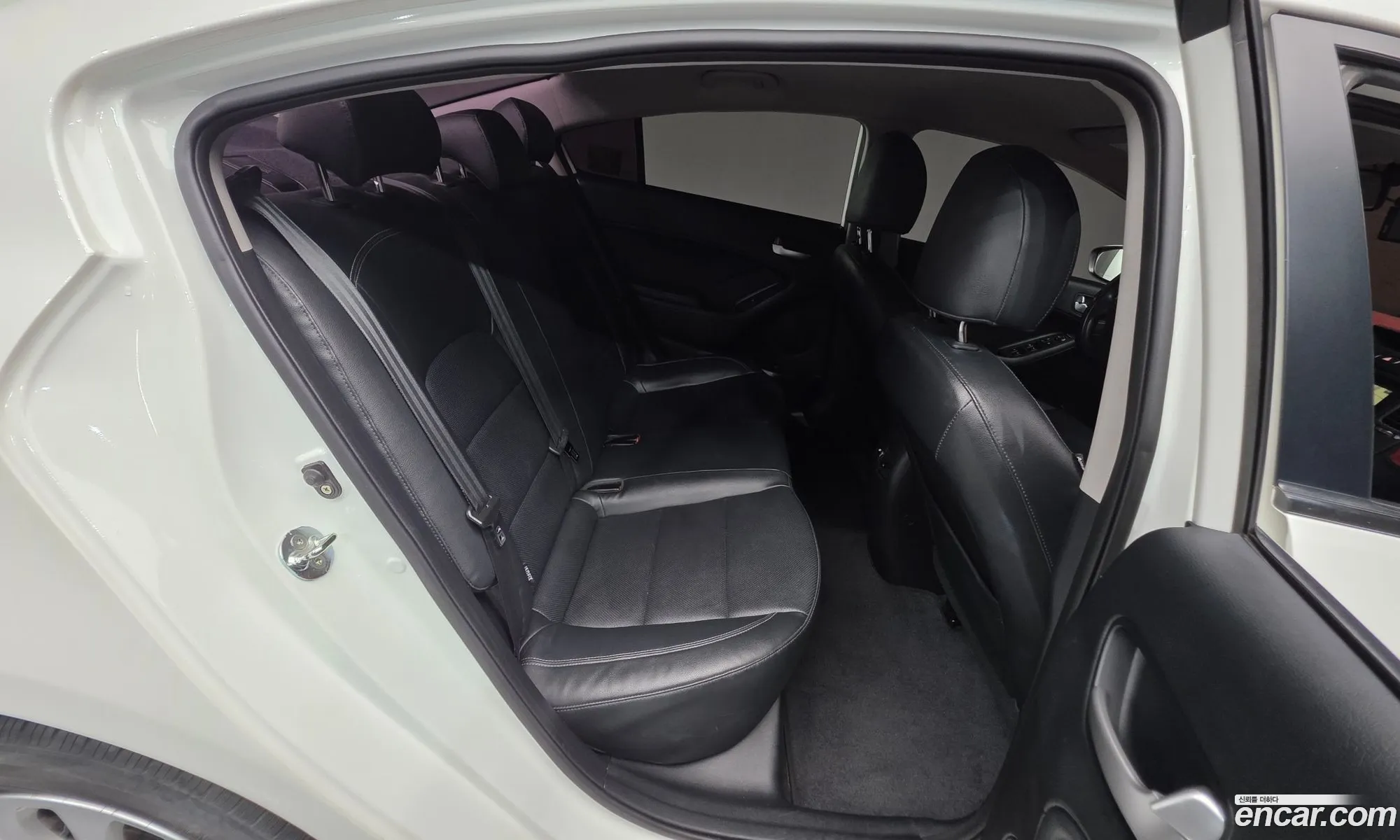 Kia K3 2015 KNAFK412BFA516450 — 29