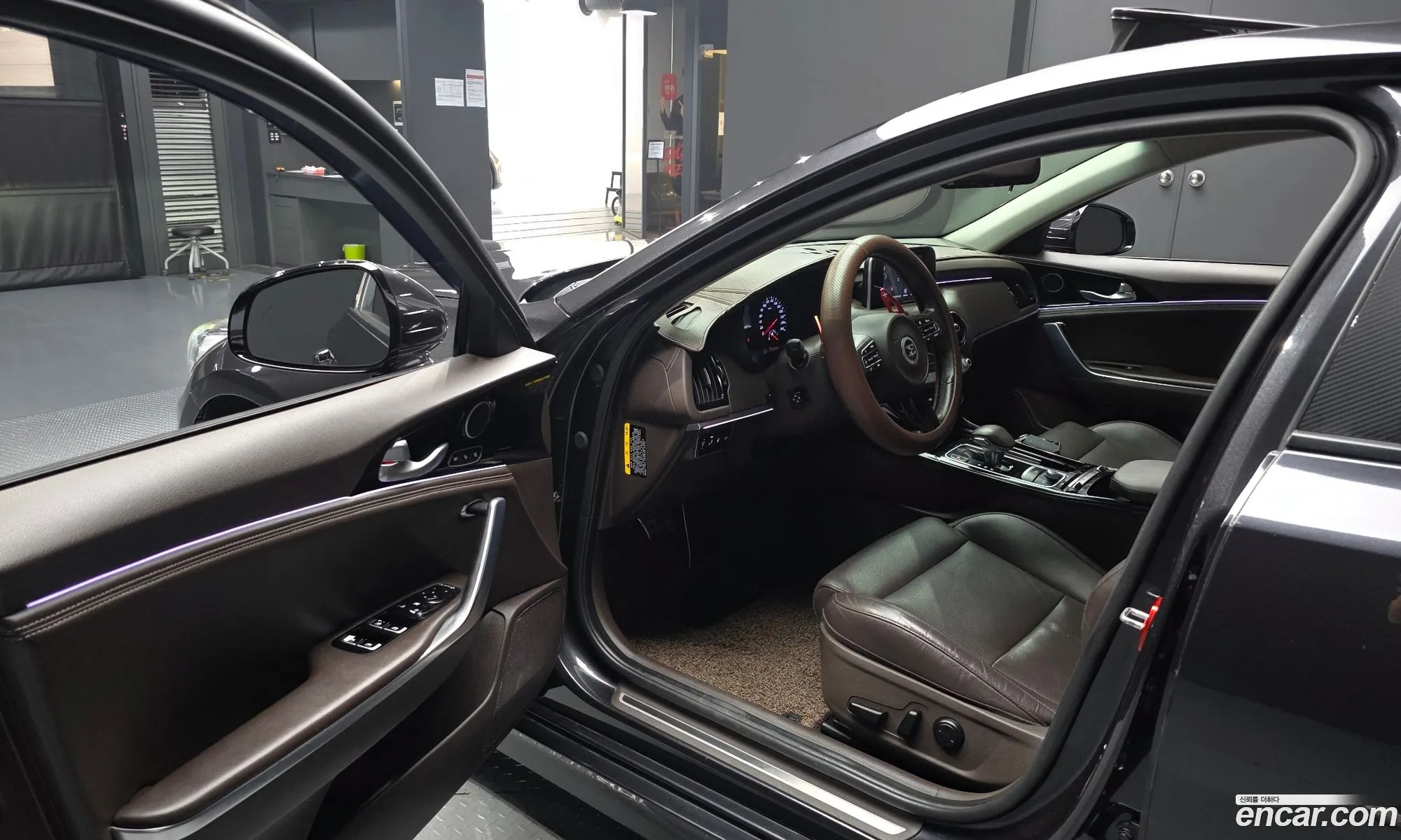 Kia Stinger 2017 KNAE351ABJS002222 — 29