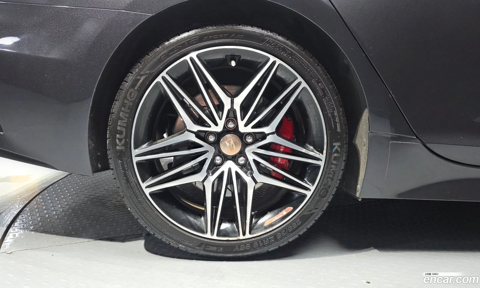 Kia Stinger 2017 KNAE351ABJS002222 — 12