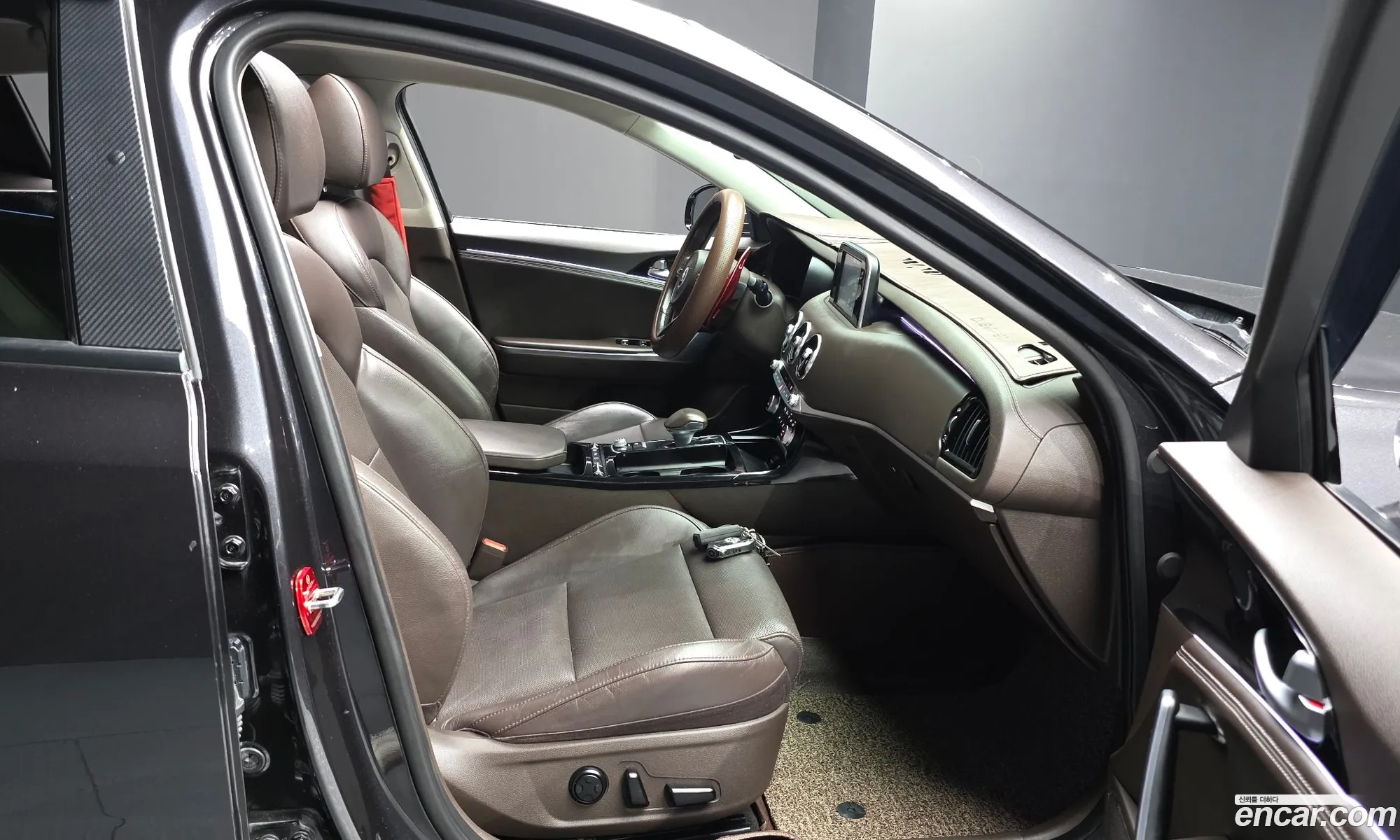 Kia Stinger 2017 KNAE351ABJS002222 — 26