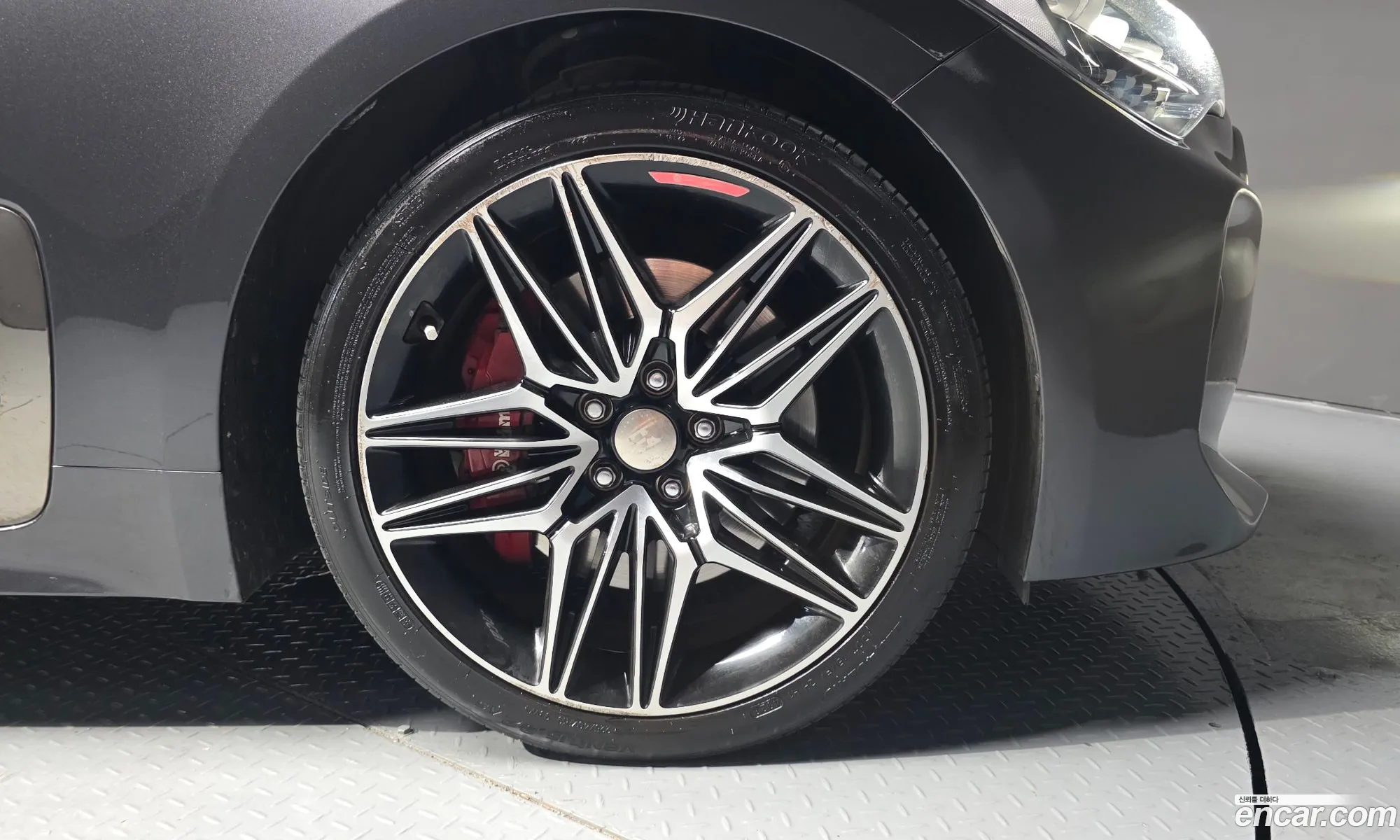Kia Stinger 2017 KNAE351ABJS002222 — 20