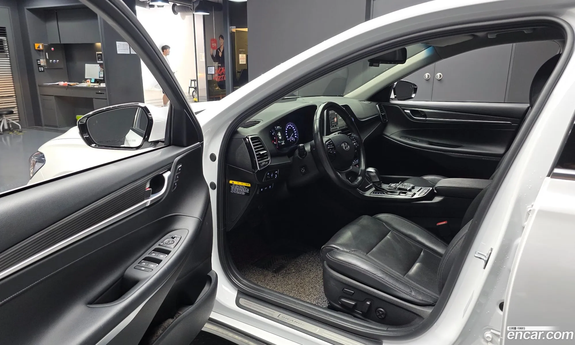 Hyundai Grandeur IG 2018 — 28
