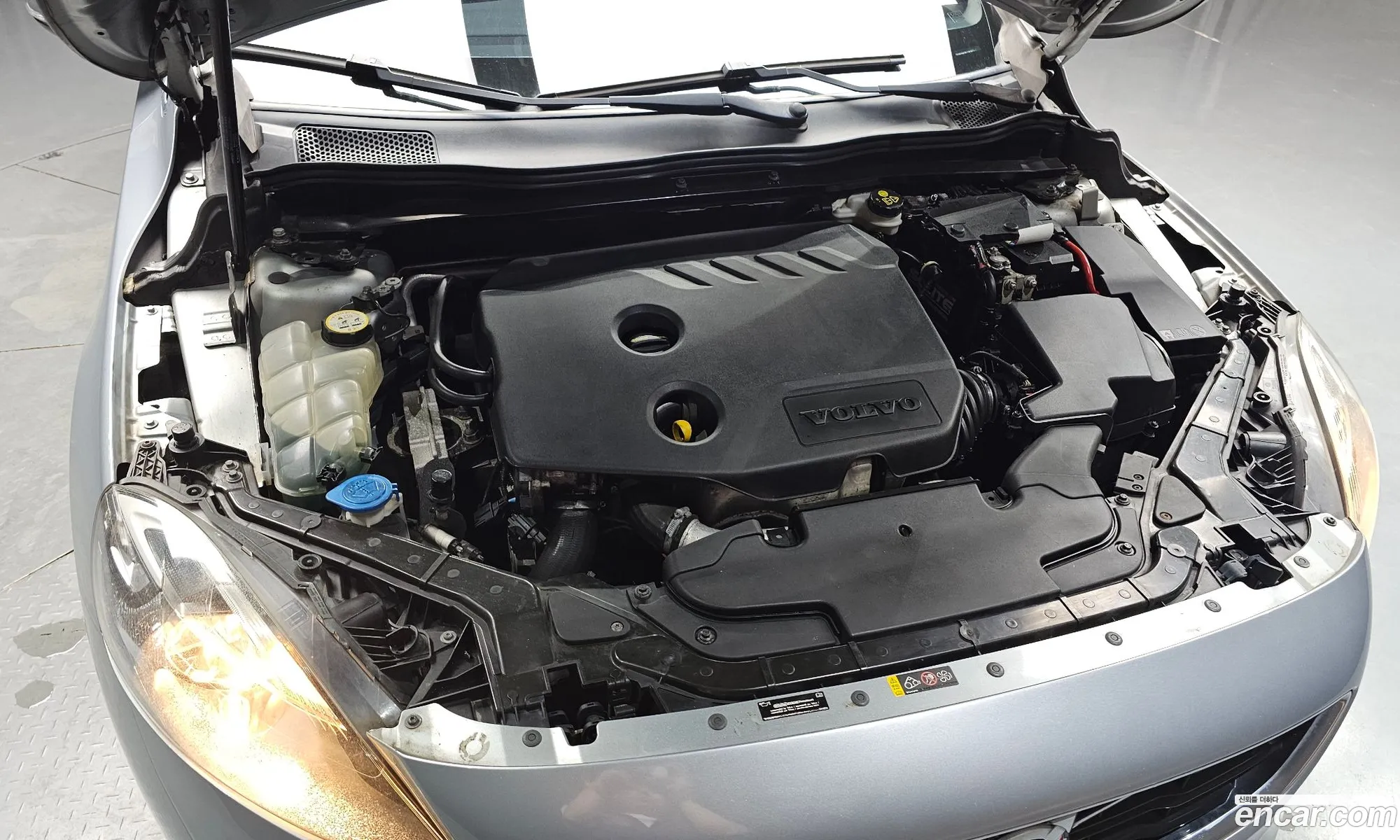 Volvo V40 2014 — 13