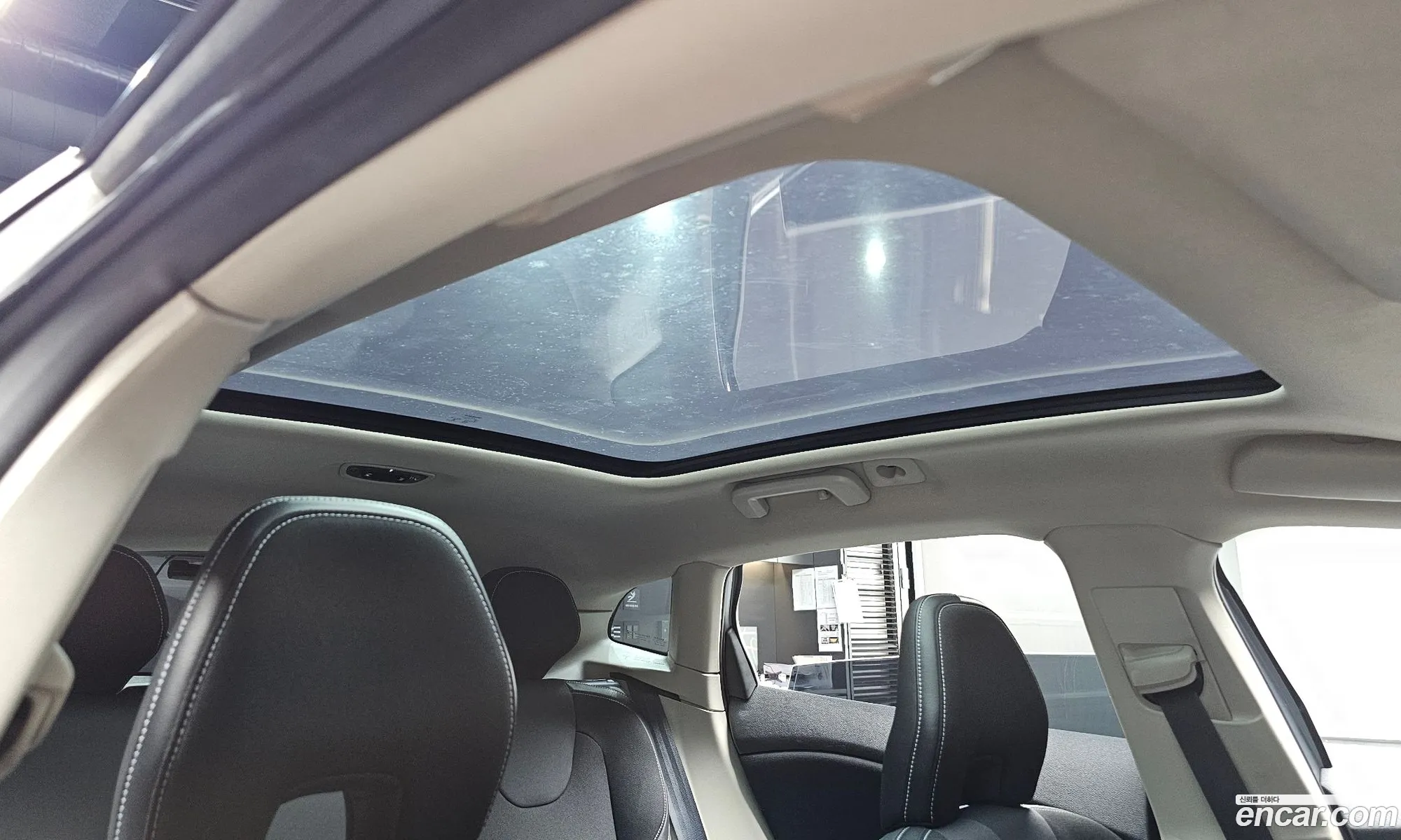 Volvo V40 2014 — 17