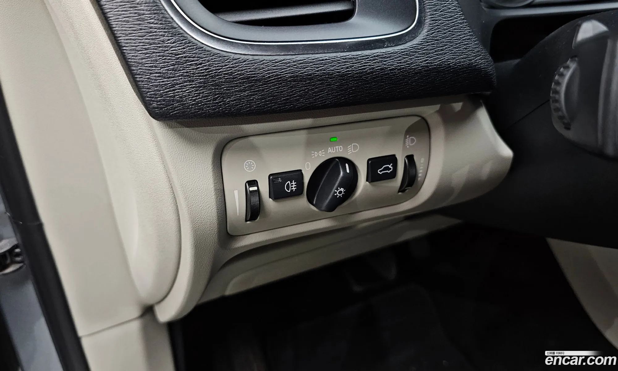 Volvo V40 2014 — 12